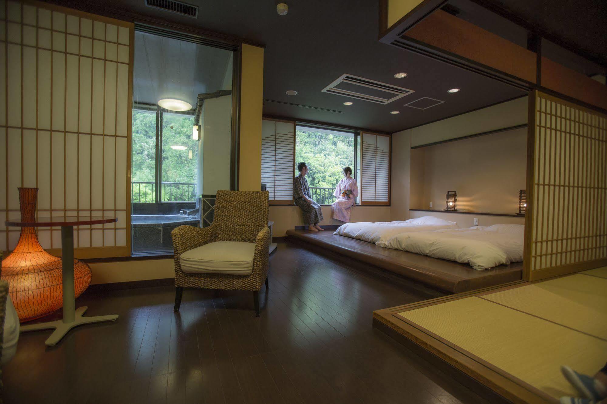 Yamanakaonsen Ohanami Kyubei Kaga  Bagian luar foto