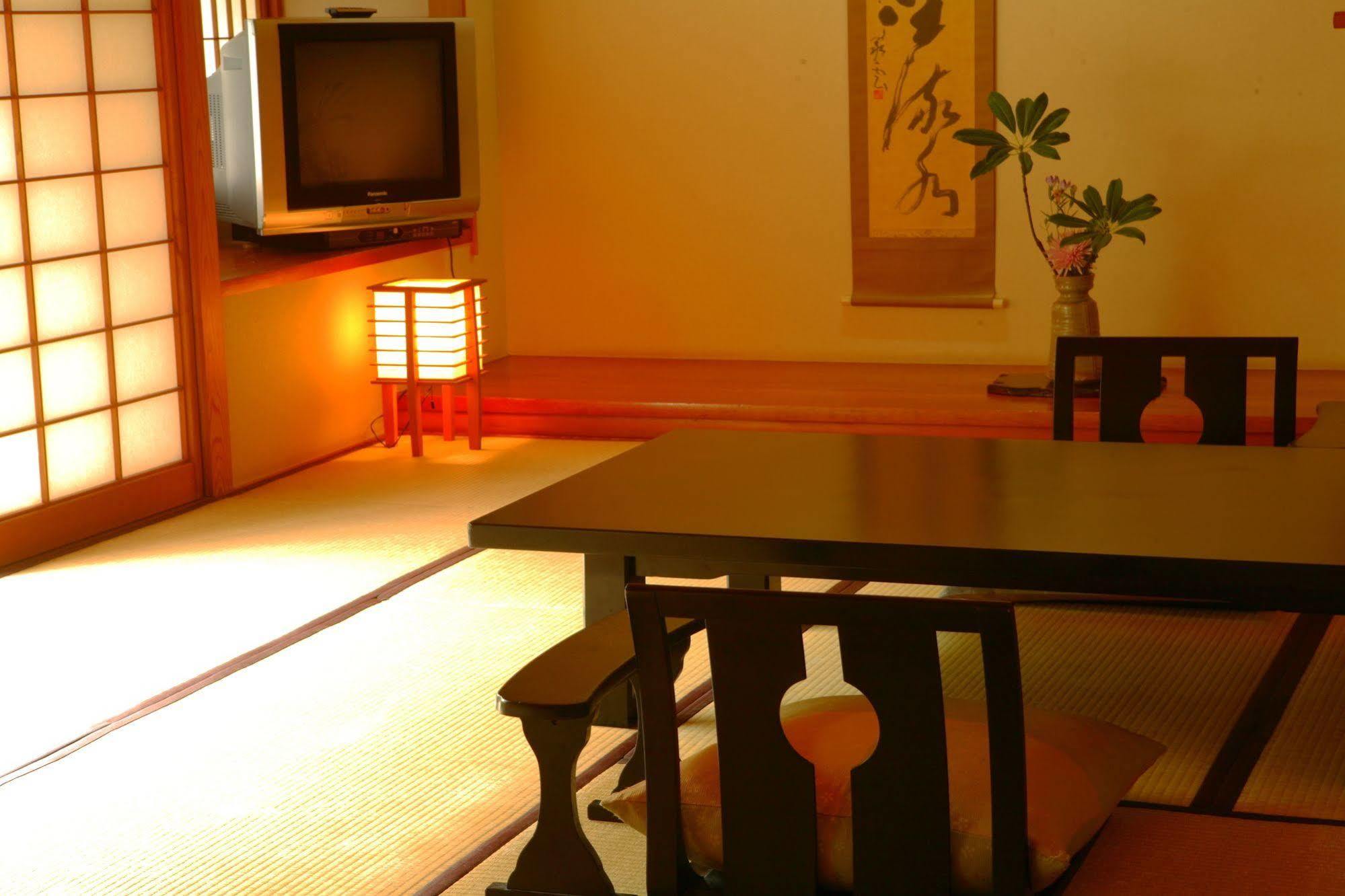 Yamanakaonsen Ohanami Kyubei Kaga  Bagian luar foto